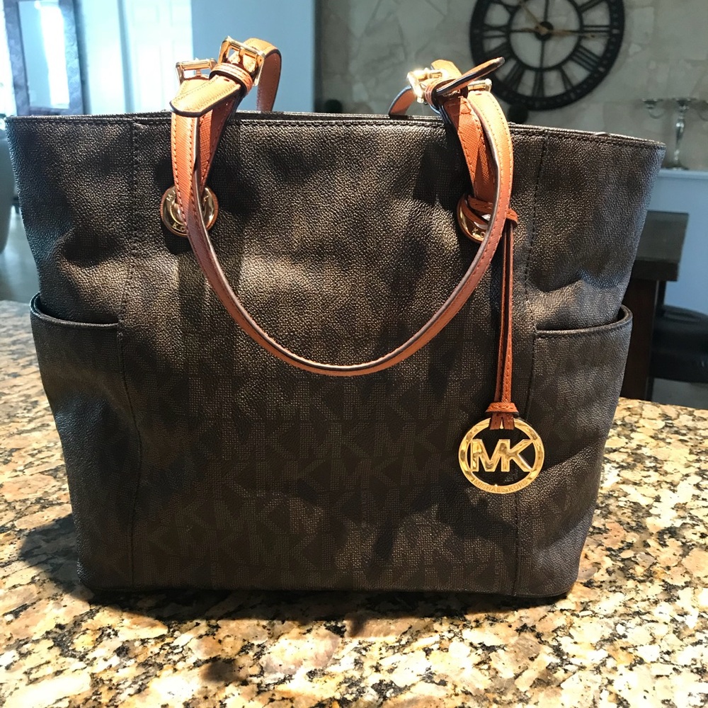 Michael Kors Jetsetter Signature Tote